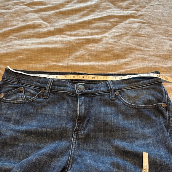 Rock and Republic Jeans - Picture 5 of 9